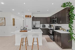 10021 W 32nd Ln, Hialeah