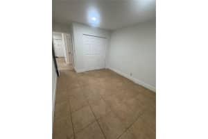 221 Ne 40th St 2, Oakland Park