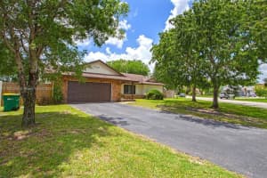 8022 Nw 84th Ter, Tamarac