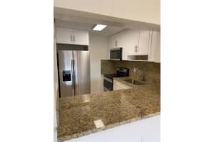 6090 W 18th Ave 332, Hialeah