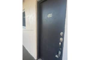 9917 W Okeechobee Rd 203, Hialeah Gardens
