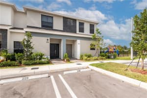 302 Ne 1st Dr 302, Florida City