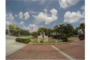 9421 Fontainebleau Blvd 206-35, Miami