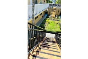 2121 Ne 168th St 10, North Miami Beach