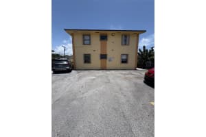 231 E 7th St 101, Hialeah