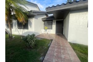 12057 Sw 10th St 202, Miami