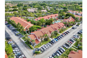 15560 Sw 104th Ter 611, Miami