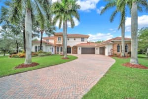 3200 Lake Ridge Lane, Weston