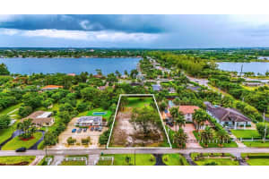 8241 Sw 58th St, Miami