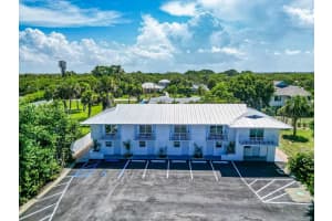 2305 Tamarind Dr 9, Fort Pierce