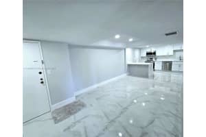 3710 Inverrary 1p, Lauderhill