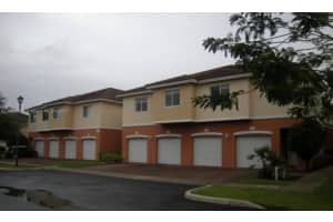 3335 Palomino Dr, Davie