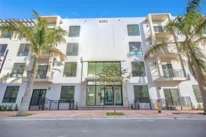 8265 Nw 41st St C-406, Doral