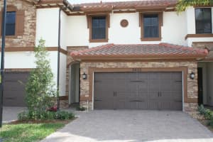 9600 N Town Parc Cir N, Parkland