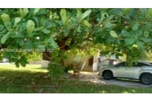 9740 Wayne Ave 1, Palmetto Bay