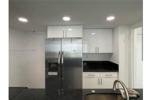 7545 E Treasure Dr 5k, North Bay Village