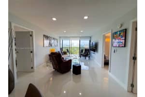 20379 W Country Club Dr 1434, Aventura