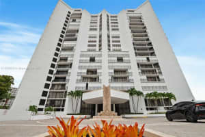 300 Three Islands Blvd 707, Hallandale Beach