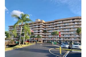 250 Jacaranda Dr 507, Plantation