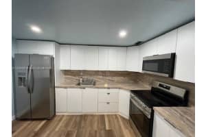 1475 Ne 125th Ter 614k, North Miami