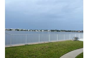 301 Croton Ave 203, Lantana