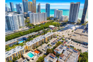200 172nd St 103, Sunny Isles Beach