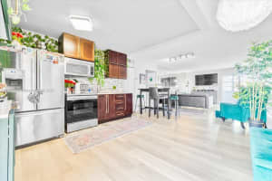1890 W 56th St 1411, Hialeah