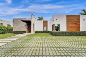 2441 Ne 200th St ., Miami