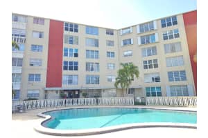 1475 Ne 125th Ter 110b1, North Miami