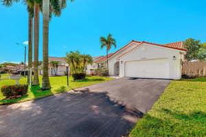 15510 Gauntlet Hall Mnr, Davie