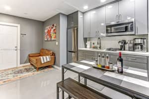 2302 Taylor St 3, Hollywood