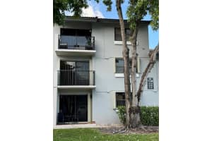 7130 Nw 179th St 208, Hialeah