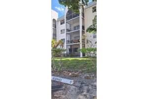 3300 Spanish Moss Ter 106, Lauderhill