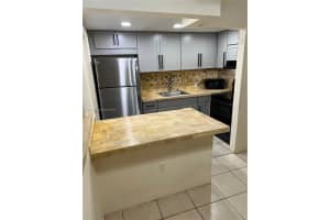 1515 Ne 125th Ter 407, North Miami
