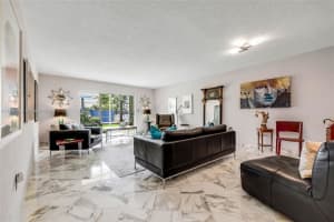 877 Ne 195th St 119, Miami