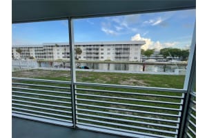 3600 Ne 170th St 111, North Miami Beach