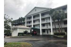 1715 Whitehall Dr 405, Davie