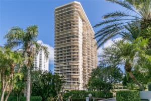 20191 E Country Club Dr 2206, Aventura