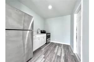 830 Nw 7th St 4, Hallandale Beach