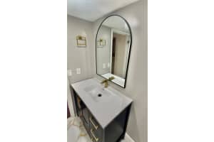 600 Nw 214th St 105, Miami Gardens