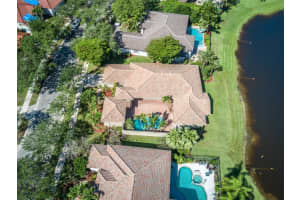2664 Edgewater Dr, Weston