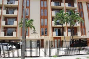 1075 W 68th St 110, Hialeah