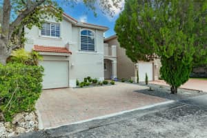 15855 Sw 86th Ter, Miami
