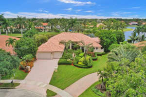 2914 Medinah, Weston