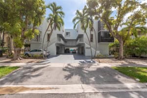 3862 Ne 171st St B, North Miami Beach