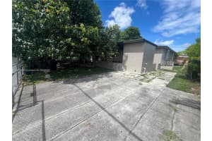1190 Nw 135th St, North Miami