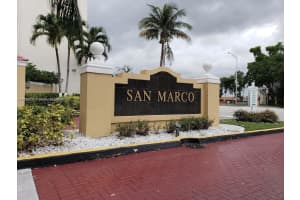 8840 Fontainebleau Blvd 402, Miami