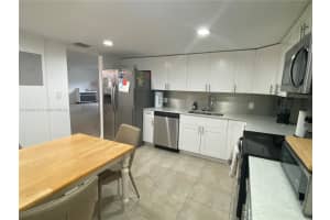 1301 Ne 7th St 101, Hallandale Beach