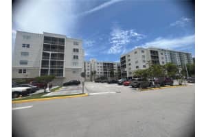 2821 N Miami Beach Blvd 2e, North Miami Beach