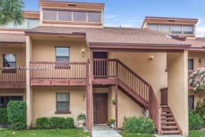 410 E Lakeview Dr E E, Royal Palm Beach